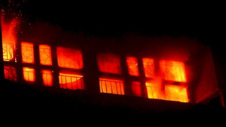 कन्या छात्रावास म आगी लगगे, धुआं म दम घुटे ले 65 छात्रा मन बेहोश