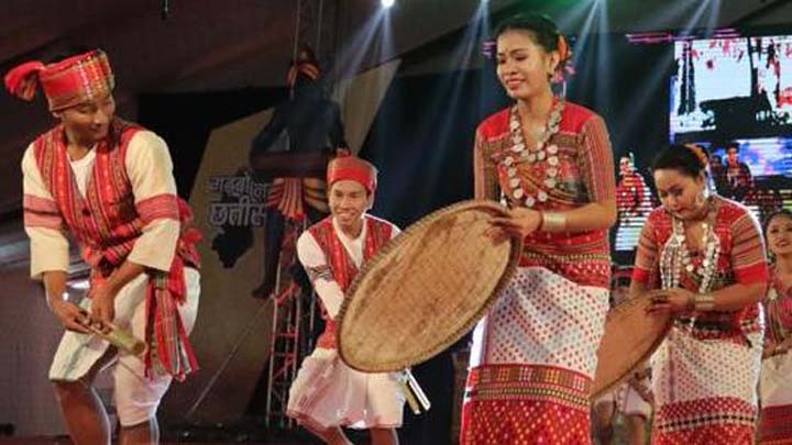 देखव वीडियो..त्रिपुरा राज्य के कलाकार मन दिन प्रस्तुती , आदिवासी नृत्य महोत्सव के होईस समापन