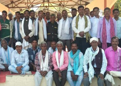 134 गांव मन के आदिवासी राजधानी म करही प्रदर्शन, परिवार समेत करही पदयात्रा