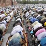 चालीस मुसलमान ऊपर केस दर्ज, मनाही के बाद भी करत रिहिस सामूहिक रूप ले नमाज अदा
