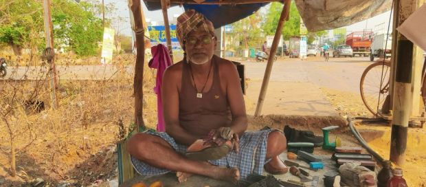 संत रविदास चर्मशिल्प योजना : सरकारी सहायता से भुलऊ की नई उड़ान charm