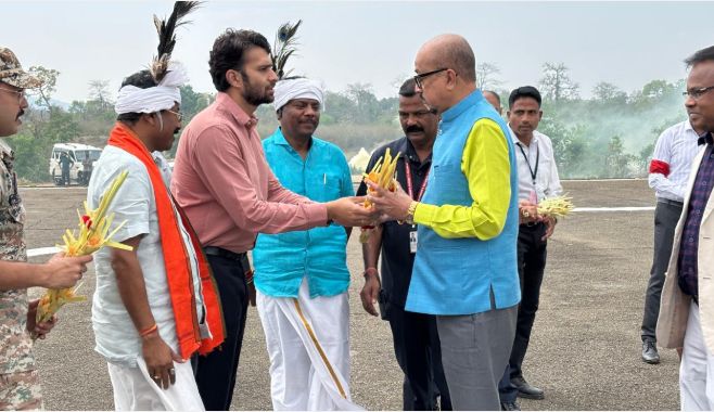 राज्यपाल श्री रमेन डेका का कराली हैलीपेड में आत्मीय स्वागत deka