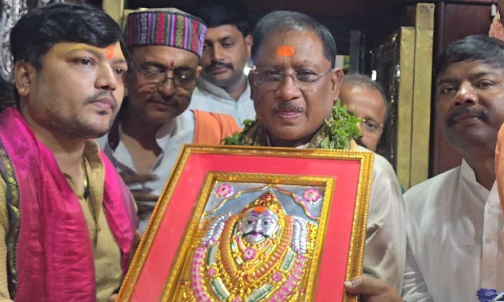 ‘काशी के कोतवाल’ श्री काल भैरव जी के दरबार में मुख्यमंत्री साय ने की पूजा-अर्चना j2