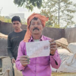 किसान दुर्गाप्रसाद के चेहरे पर आत्मविश्वास और संतोष की मुस्कान