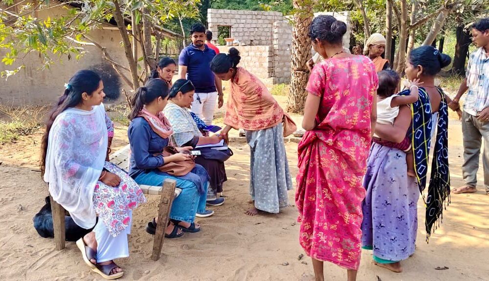 नदी नाले पार कर बचाया गया भविष्य