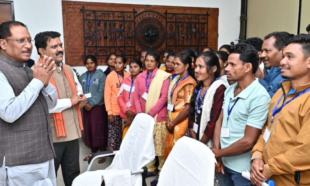 बस्तर अंचल का सर्वांगीण विकास सुनिश्चित करने के लिए सरकार प्रतिबद्ध