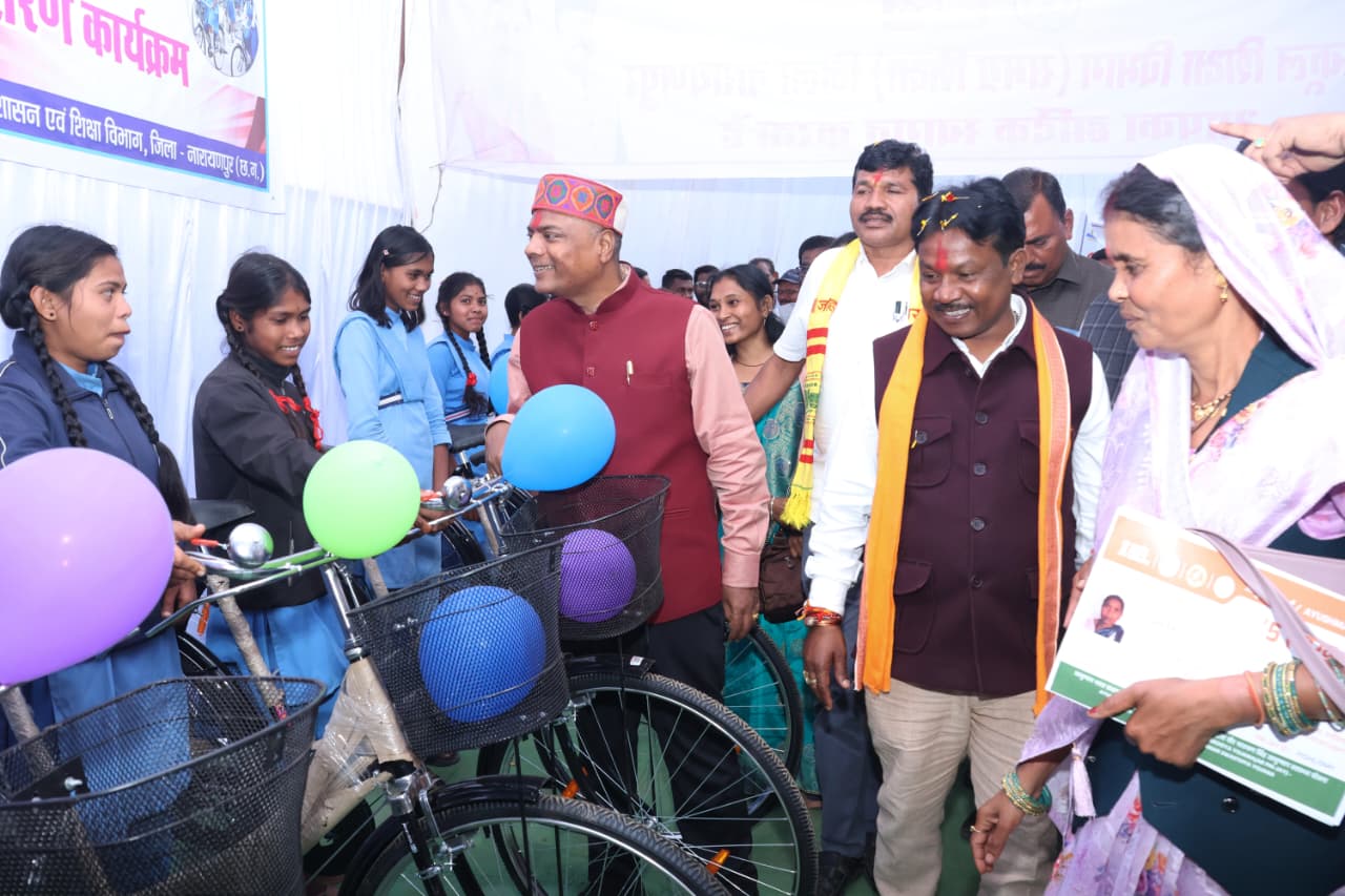 वन मंत्री श्री केदार कश्यप ने छोटेडोंगर में 6 करोड़ 3 लाख 97 हजार रूपए के कार्यों का किया भूमिपूजन